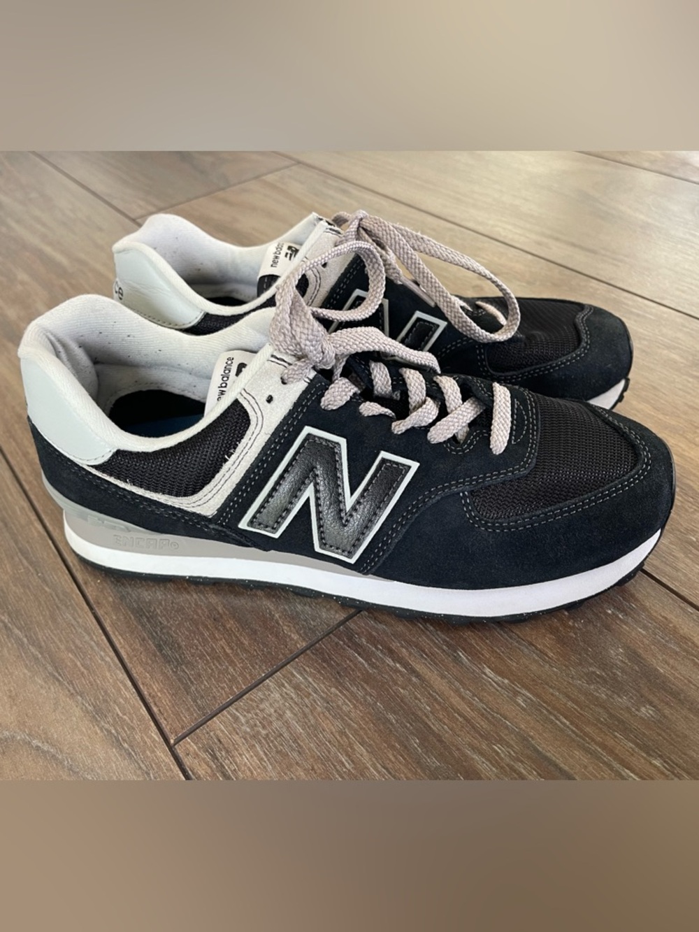 New Balance 574 Core sneakers black & grey unisex size 9 Women 7.5 Men like new